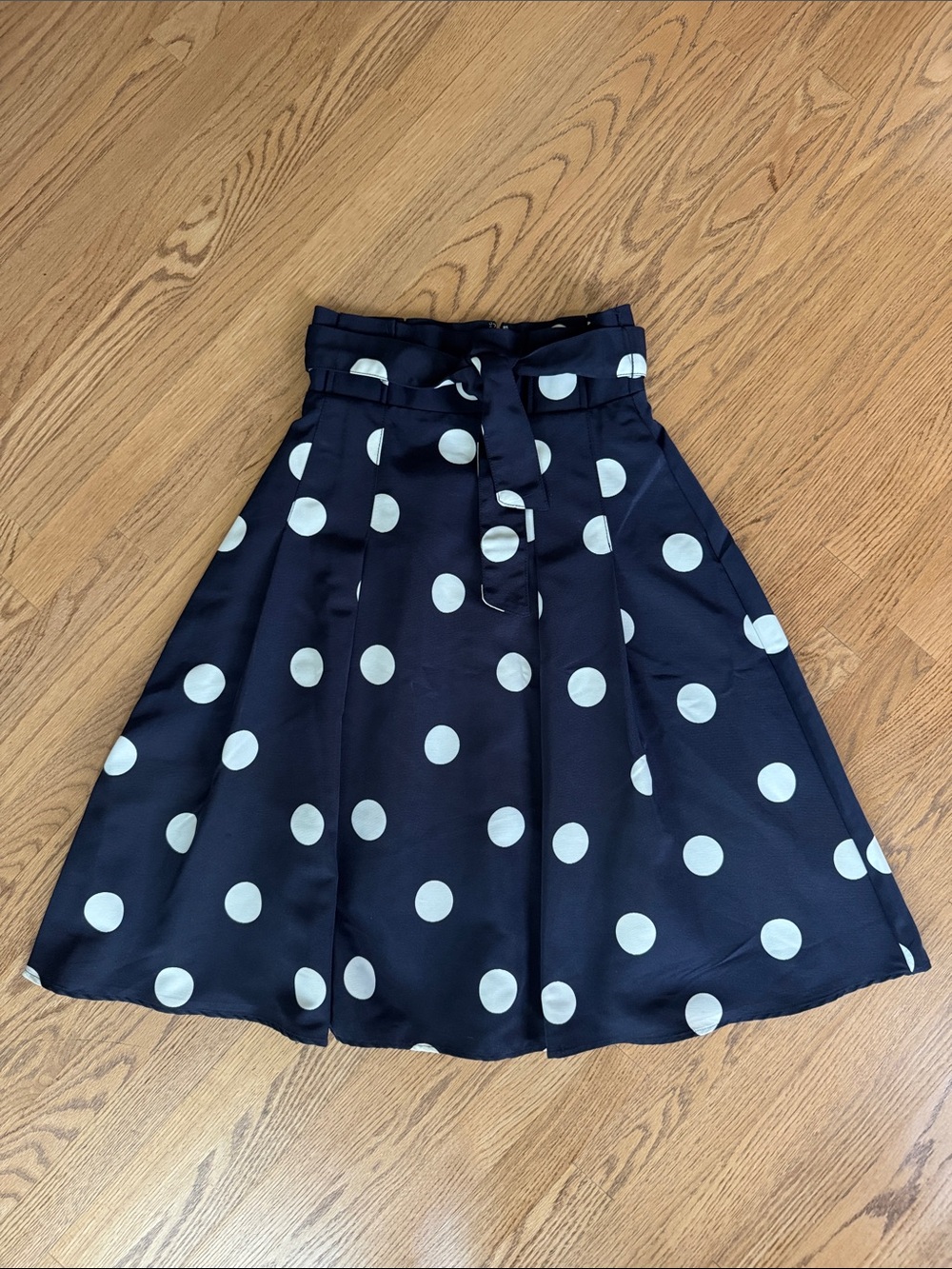 New York & Co. Polka Dot Navy A-Line Skirt with Tie Waist. Size 4.